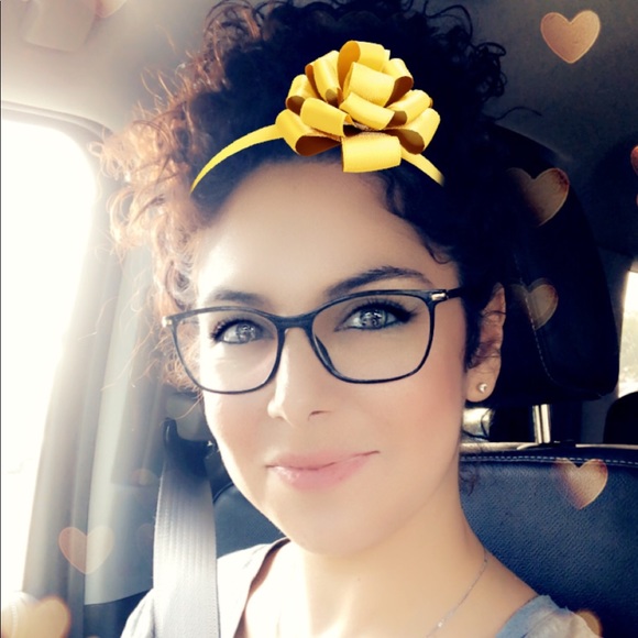 Meet your Posher, Alexandra - Picture 1 of 1